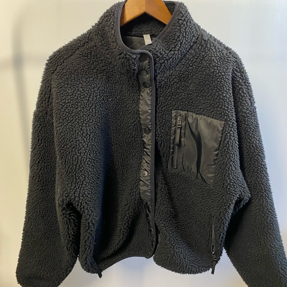 Cozy Black Sherpa Jacket fabletics